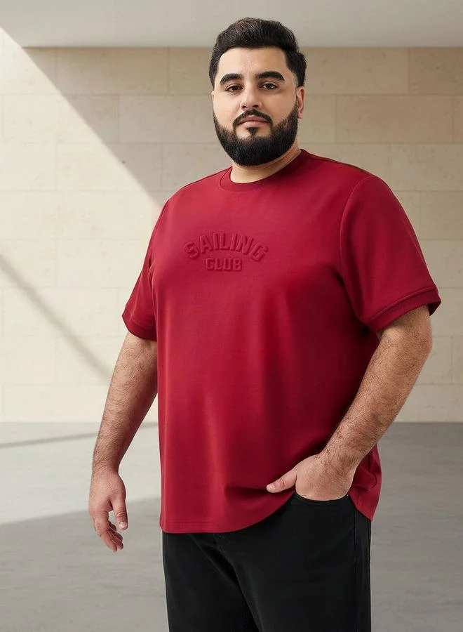 ماكسيم تيشيرت رجالي بياقة دائرية وأكمام قصيرة مطبوع عليه شعار